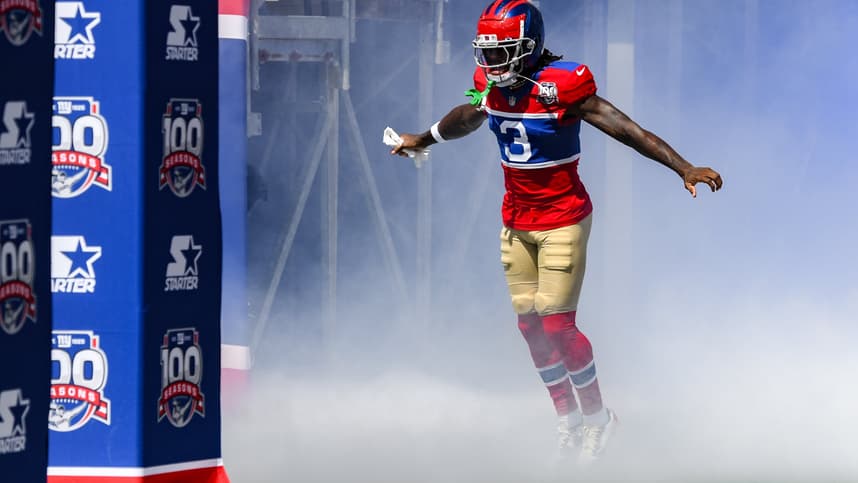 Sep 8, 2024; East Rutherford, New Jersey, USA; New York Giants cornerback Deonte Banks (3) enters the field before a game against the Minnesota Vikings at MetLife Stadium. Mandatory Credit: John Jones-Imagn Images