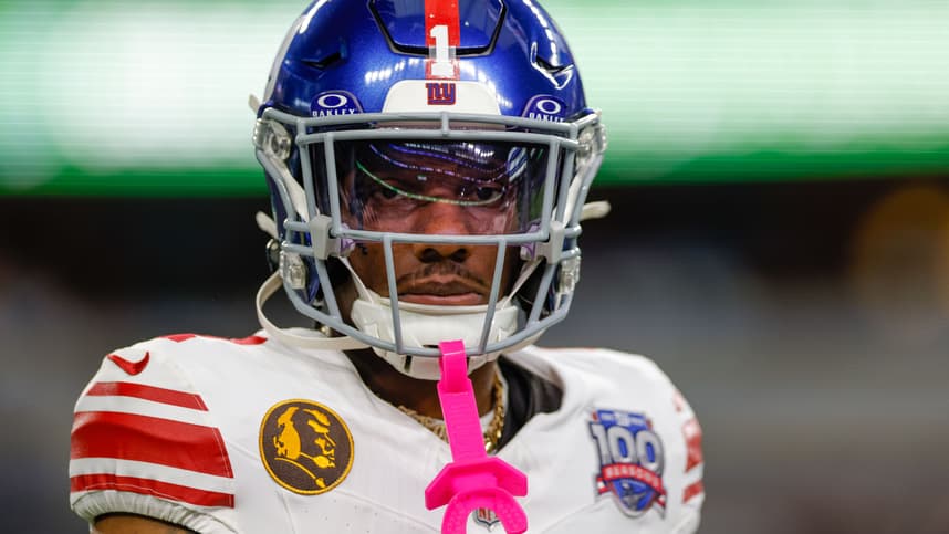 Nov 28, 2024; Arlington, Texas, USA; New York Giants wide receiver Malik Nabers (1) warms up prior to the game against the Dallas Cowboys at AT&T Stadium. Mandatory Credit: Andrew Dieb-Imagn Images