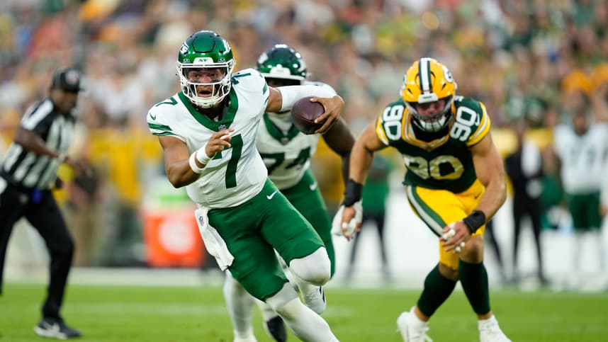 Justin Fields, NFL: New York Jets at Green Bay Packers