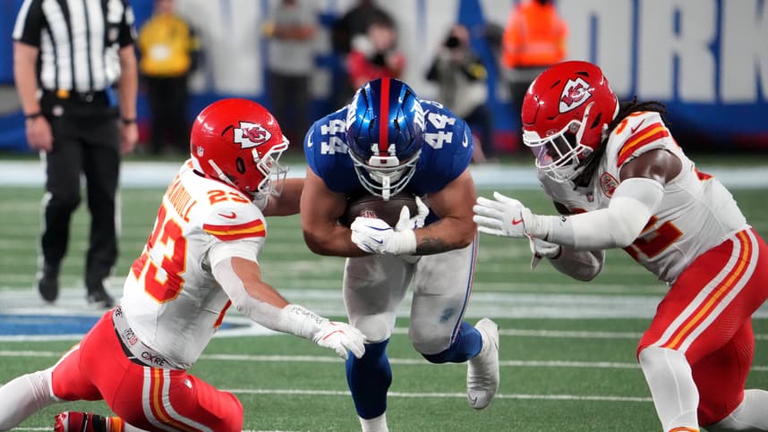 NFL: Kansas City Chiefs at New York Giants, cam skattebo