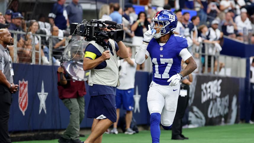 NFL: New York Giants at Dallas Cowboys, wan'dale robinson
