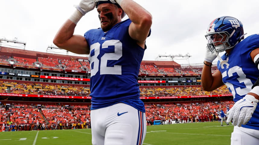 Daniel Bellinger, NFL: New York Giants at Washington Commanders
