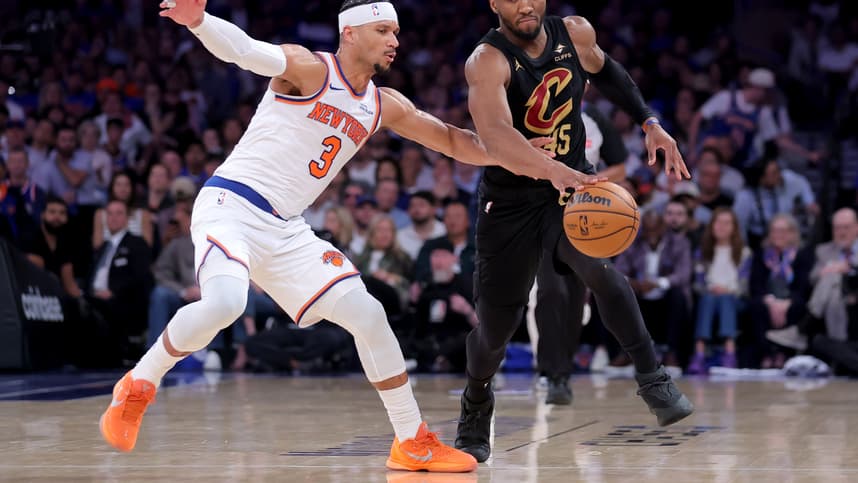 Josh Hart drives to the basket for the Knicks against Cleveland