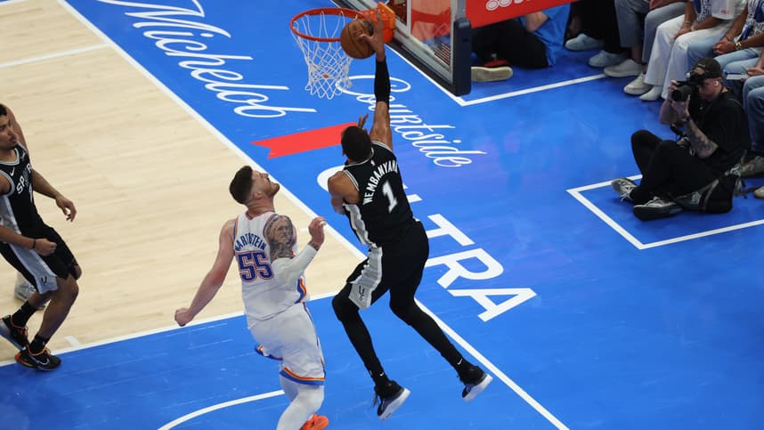 Victor Wembanyama dunks against the Thunder during the Western Conference Finals