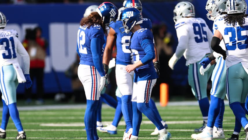 Ben Sauls celebrating a field goal for the Giants
