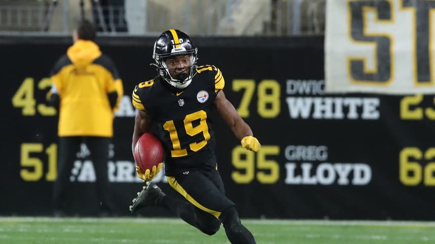 Calvin Austin returns a punt for a long touchdown against the Giants