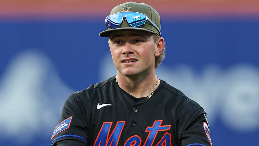 A.J. Ewing warming up before a Mets game