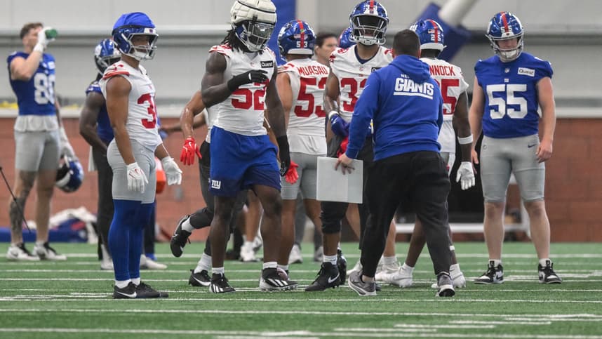 Arvell Reese participates in a drill during Giants OTAs