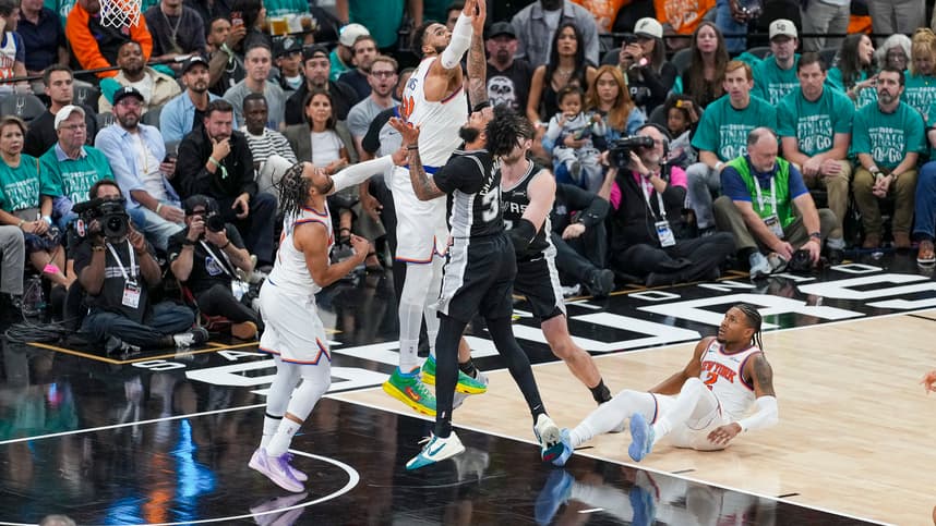 Karl-Anthony Towns blocks a shot during Knicks-Spurs Game 1
