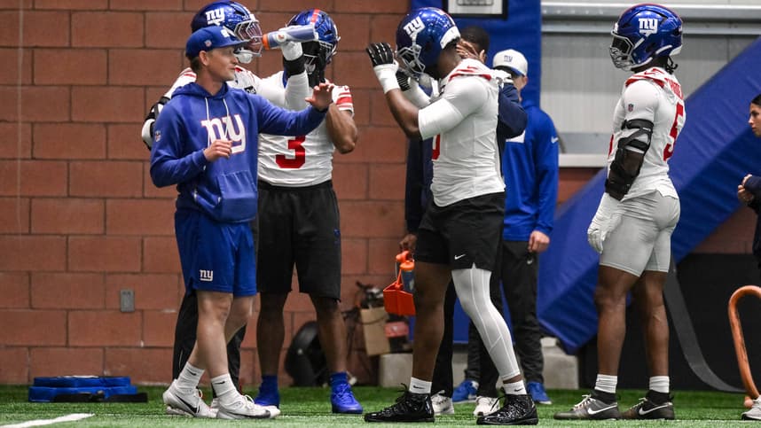 Brian Burns rushing the passer for the Giants