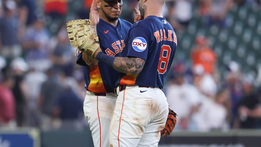 Isaac Paredes throws across the diamond against the Yankees