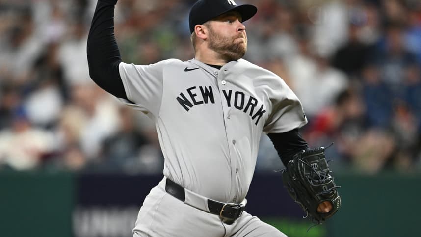 David Bednar pitching for the Yankees