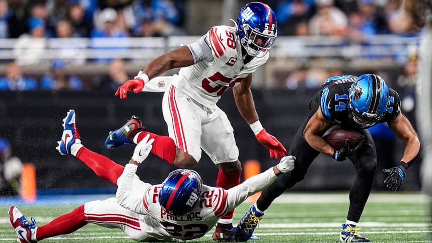 Dru Phillips covering a receiver for the Giants