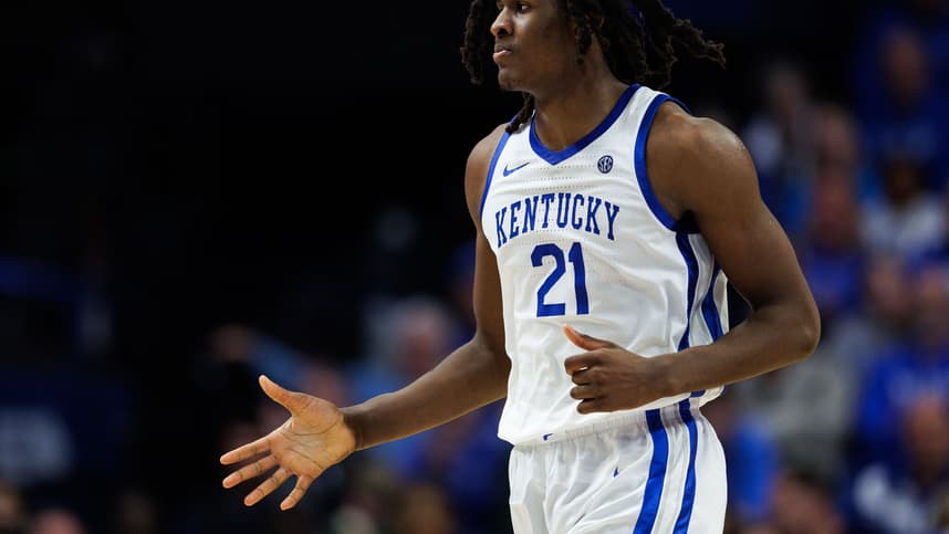 Jayden Quaintance playing basketball as a Knicks draft target