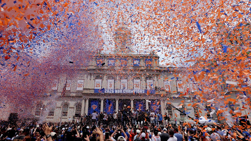 Knicks players celebrating during the championship parade