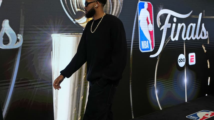 Karl-Anthony Towns arrives before Knicks-Spurs Game 1 of the NBA Finals