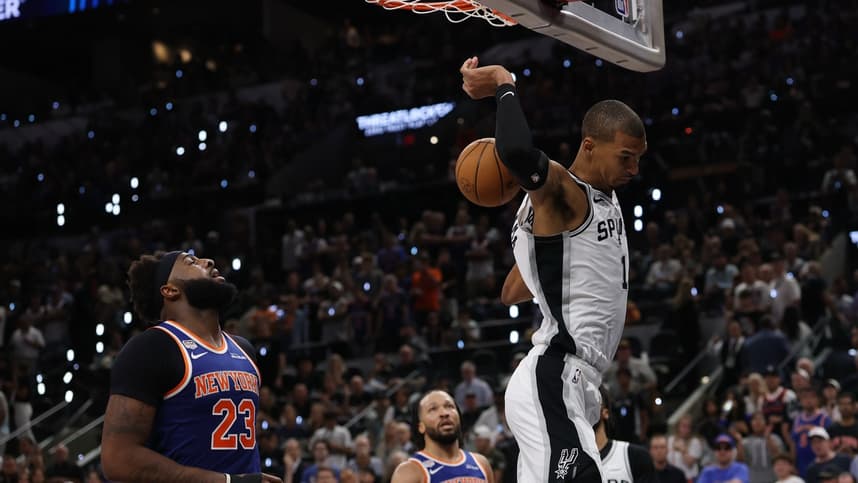 Mitchell Robinson defending for the Knicks during the NBA Finals