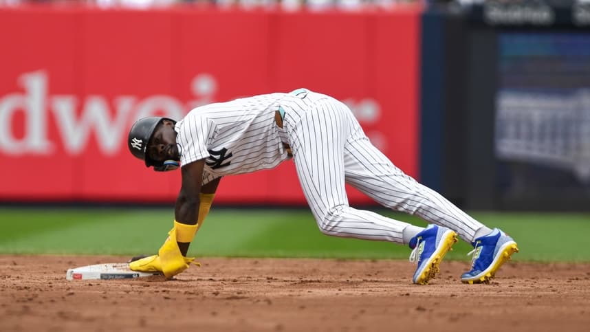 Jazz Chisholm Jr. gets tagged out in a Yankees rundown