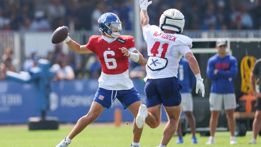 Micah McFadden defending during Giants training camp