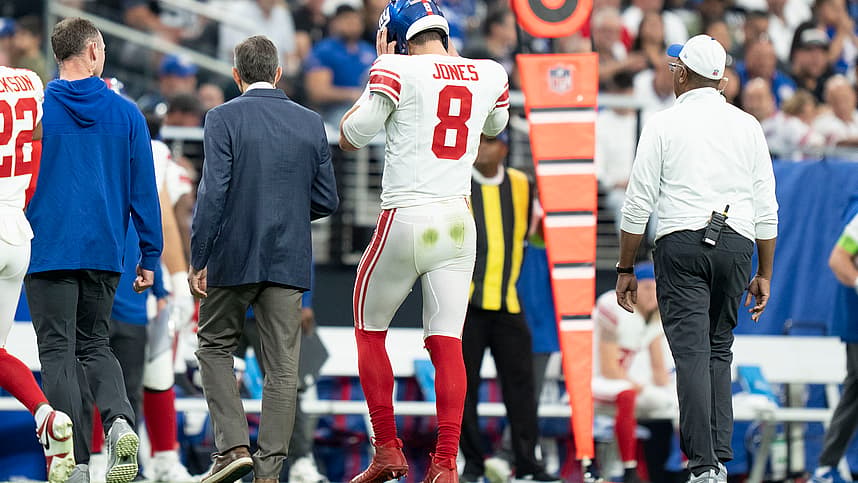 nfl: new york giants at las vegas raiders, daniel jones
