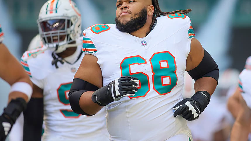 Miami Dolphins offensive tackle Robert Hunt (New York Giants)