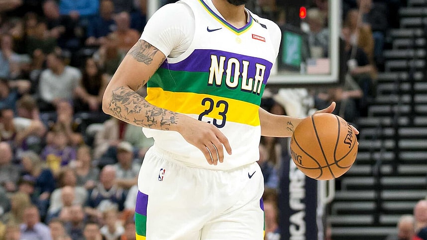 Should the New York Knicks prioritize Anthony Davis after Kevin Durant injury?