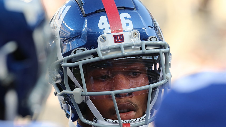 New Giants linebacker Isaiah Simmons during warm ups