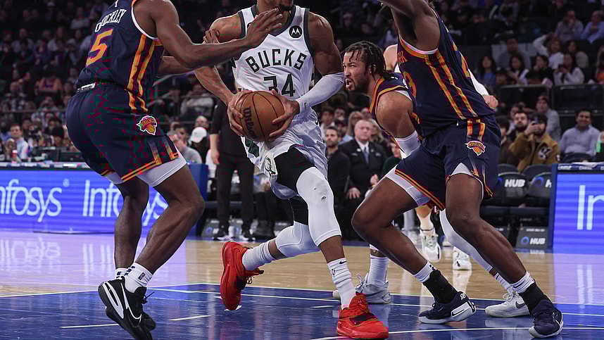nba: milwaukee bucks at new york knicks, giannis antetokounmpo