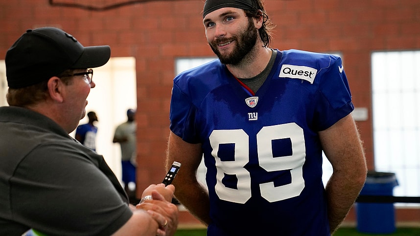 syndication: the record, new york giants, tommy sweeney