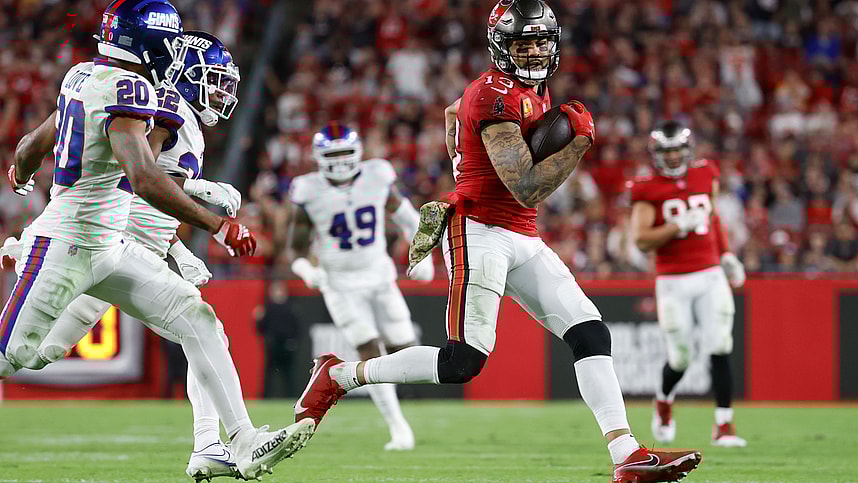 Tampa Bay Buccaneers wide receiver Mike Evans (13) runs with the ball against the New York Giants during the second half at Raymond James Stadium