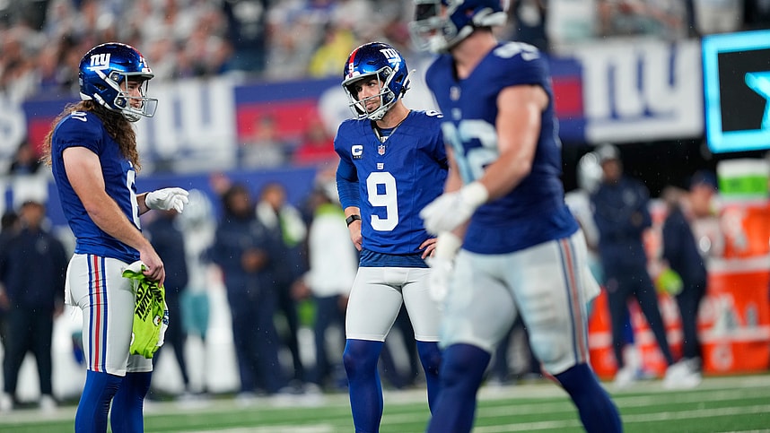 New York Giants place kicker Graham Gano (9) reacts after missing a field goal attempt