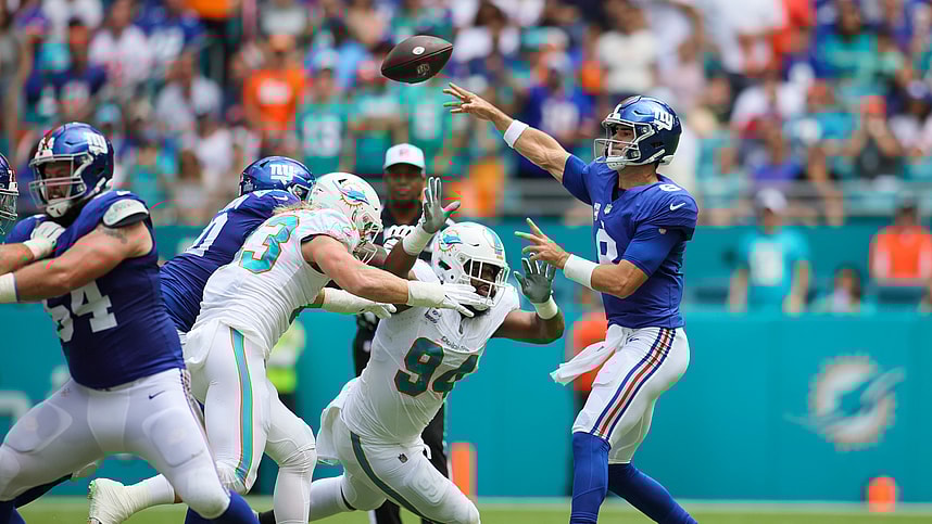 New York Giants quarterback Daniel Jones (8) throws the football against the Miami Dolphins during the first quarter at Hard Rock Stadium