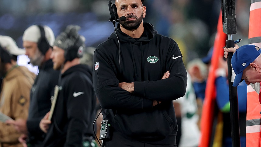 New York Jets head coach Robert Saleh reacts during the fourth quarter against the Los Angeles Chargers at MetLife Stadium