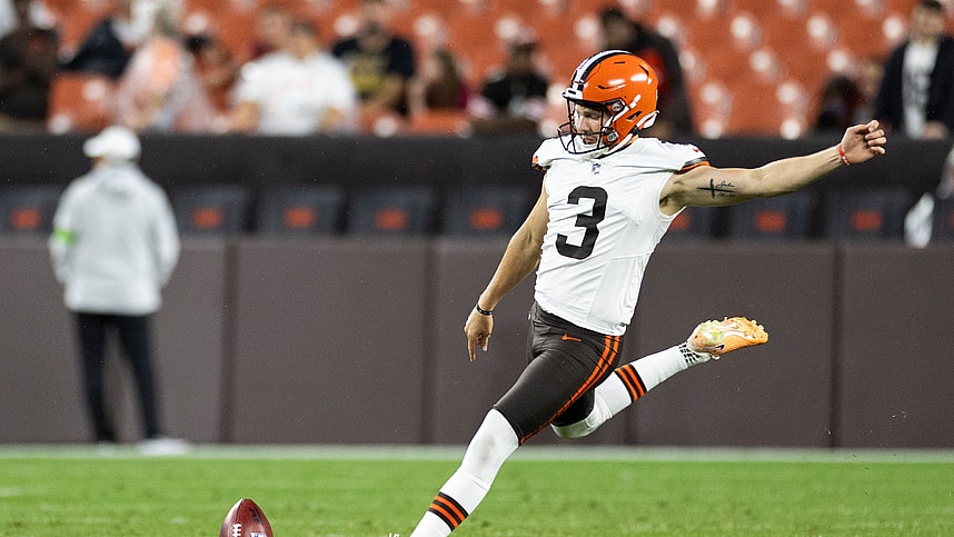 nfl: preseason-washington commanders at cleveland browns, cade york, new york giants