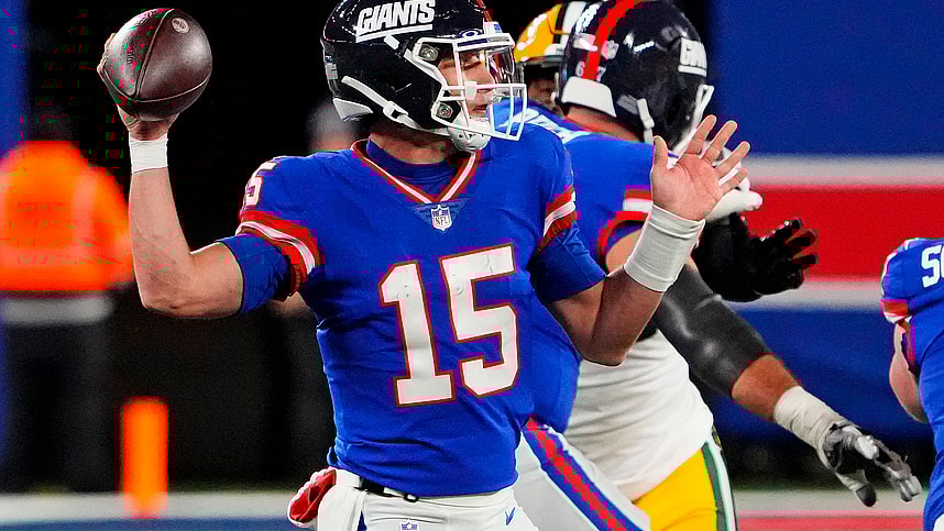 New York Giants quarterback Tommy DeVito (15) throws a pass during the second quarter against the Green Bay Packers at MetLife Stadium