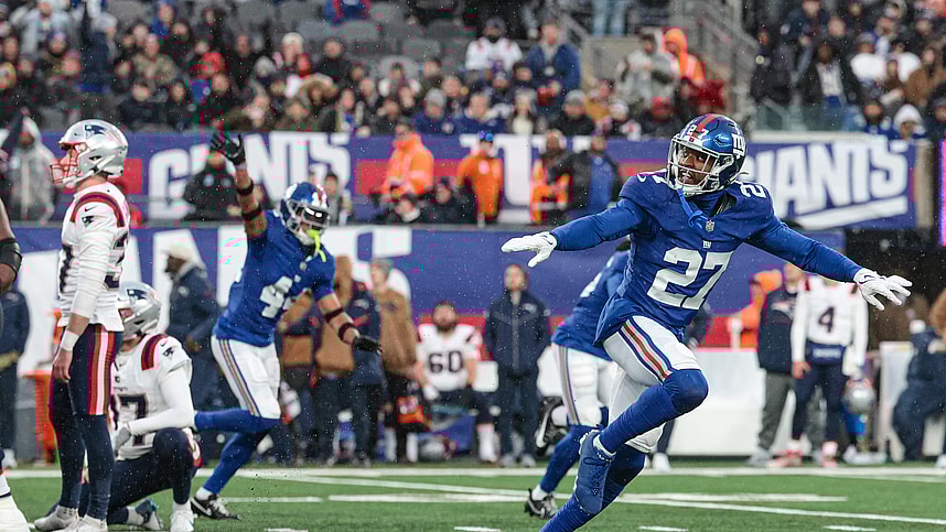 New York Giants safety Jason Pinnock (27) celebrates after New England Patriots place kicker Chad Ryland (37) misses a field goal during the fourth quarter at MetLife Stadium
