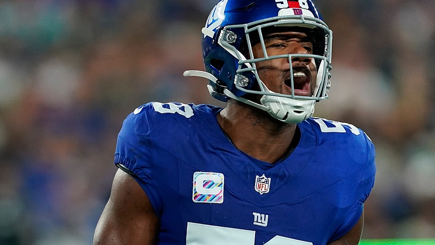 New York Giants linebacker Bobby Okereke (58) reacts to a tackle against the Seattle Seahawks in the first half at MetLife Stadium