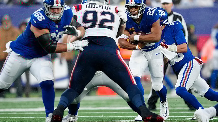 New York Giants running back Saquon Barkley (26) runs with the ball during the second half, Sunday, November 26, 2023.