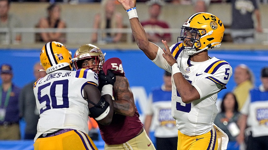 LSU Tigers quarterback Jayden Daniels (5) (New York Giants draft target)