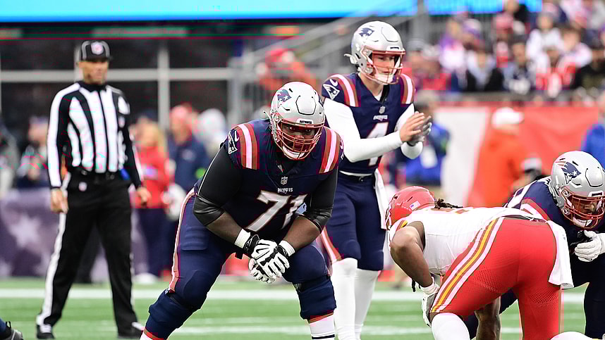 New England Patriots guard Mike Onwenu (71) (New York Giants free agency target) lines up against the Kansas City Chiefs during the second half at Gillette Stadium