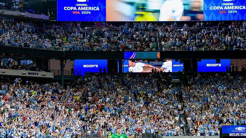 Uruguay Dominates at Metlife Stadium | Credit: Juan Carlos Rubiano
