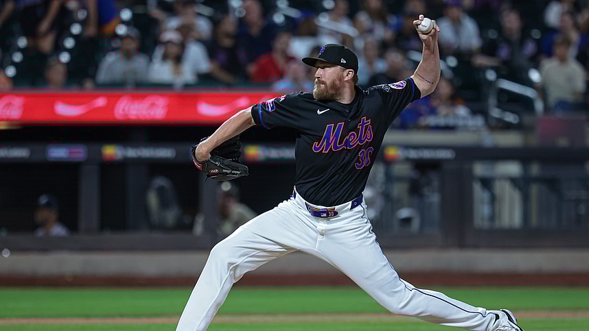 Jul 26, 2024; New York City, New York, USA;  New York Mets relief pitcher Jake Diekman (30) delivers a pitch during the ninth inning against the Atlanta Braves at Citi Field. Mandatory Credit: Vincent Carchietta-USA TODAY Sports