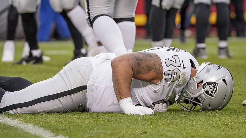 NFL: Las Vegas Raiders at Kansas City Chiefs, giants