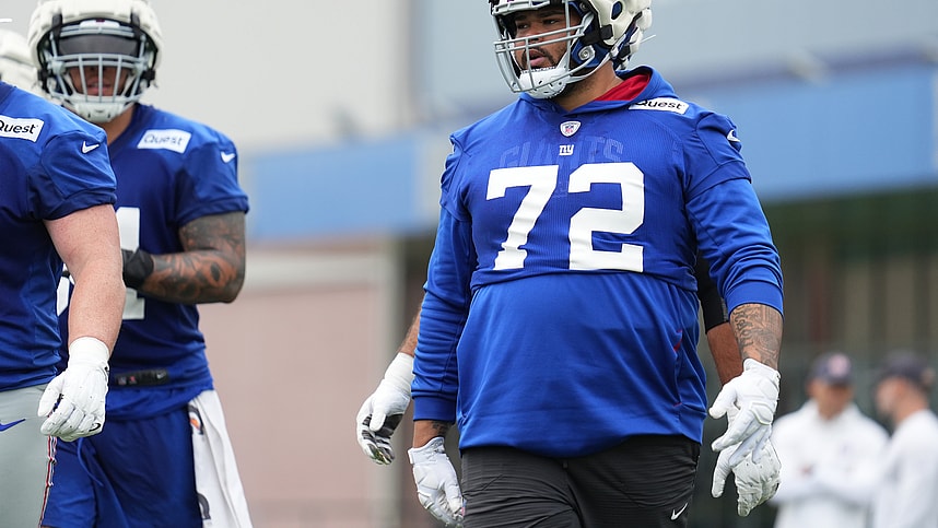 Jul 25, 2024; East Rutherford, NY, USA; New York Giants offensive guard Jermaine Eluemunor (72) practices during training camp at Quest Diagnostics Training Center. Mandatory Credit: Lucas Boland-USA TODAY Sports