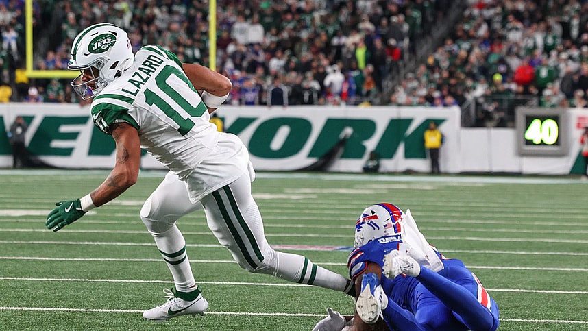 Oct 14, 2024; East Rutherford, New Jersey, USA; New York Jets wide receiver Allen Lazard (10) runs with the ball against the Buffalo Bills during the second half at MetLife Stadium. Mandatory Credit: Ed Mulholland-Imagn Images