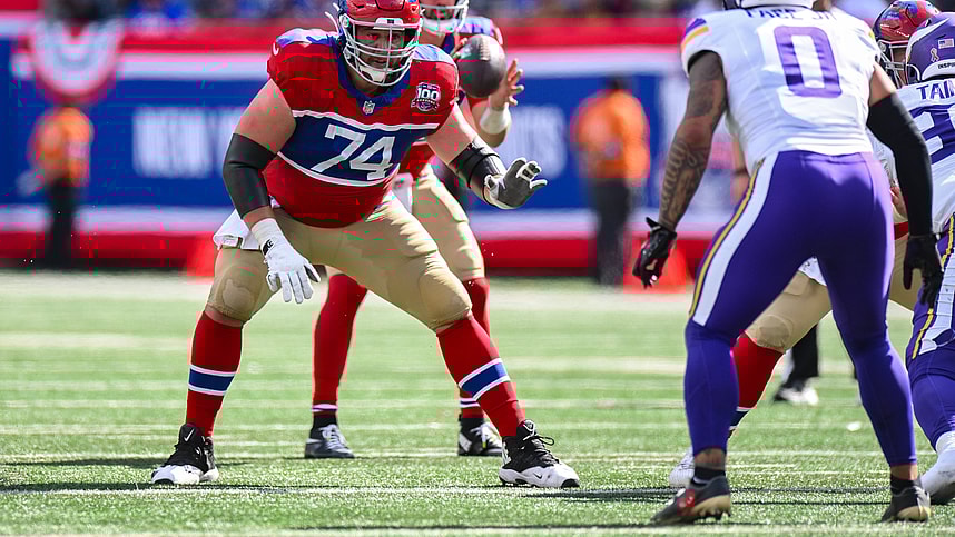 Sep 8, 2024; East Rutherford, New Jersey, USA; New York Giants guard Greg Van Roten (74) pass protects against Minnesota Vikings linebacker Ivan Pace Jr. (0) during the second half at MetLife Stadium. Mandatory Credit: John Jones-Imagn Images