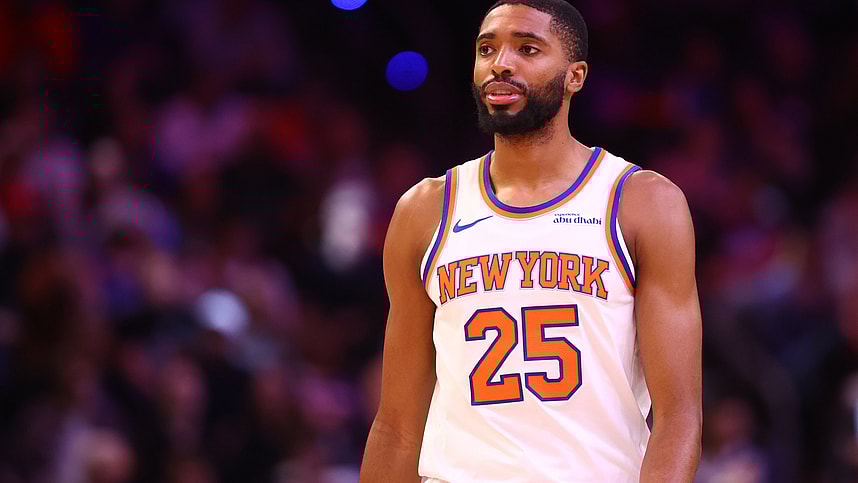 Nov 20, 2024; Phoenix, Arizona, USA; New York Knicks forward Mikal Bridges (25) against the Phoenix Suns at Footprint Center. Mandatory Credit: Mark J. Rebilas-Imagn Images