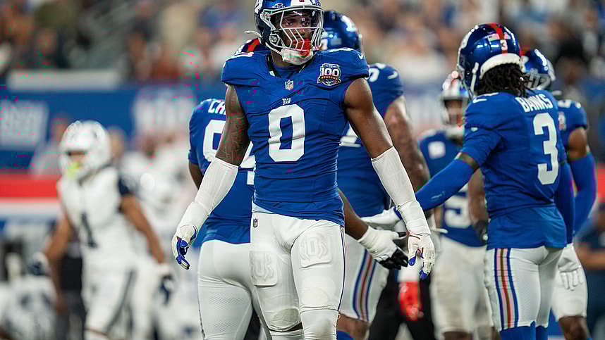 Sep 26, 2024; East Rutherford, NJ, US; New York Giants linebacker Brian Burns (0) looks at his sideline for instructions at MetLife Stadium. Mandatory Credit: Julian Guadalupe-NorthJersey.com