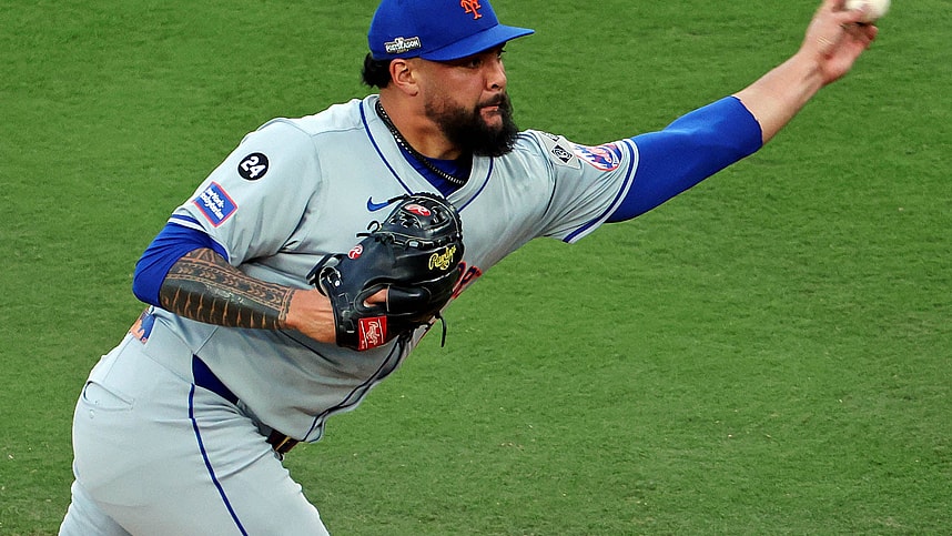 Oct 20, 2024; Los Angeles, California, USA; New York Mets pitcher Sean Manaea (59) pitches during the second inning against the Los Angeles Dodgers during game six of the NLCS for the 2024 MLB playoffs at Dodger Stadium. Mandatory Credit: Kiyoshi Mio-Imagn Images
