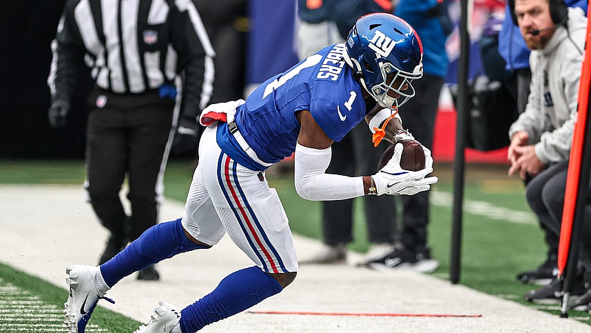 Dec 15, 2024; East Rutherford, New Jersey, USA; New York Giants wide receiver Malik Nabers (1) makes a catch during the first half against the Baltimore Ravens at MetLife Stadium. Mandatory Credit: Vincent Carchietta-Imagn Images